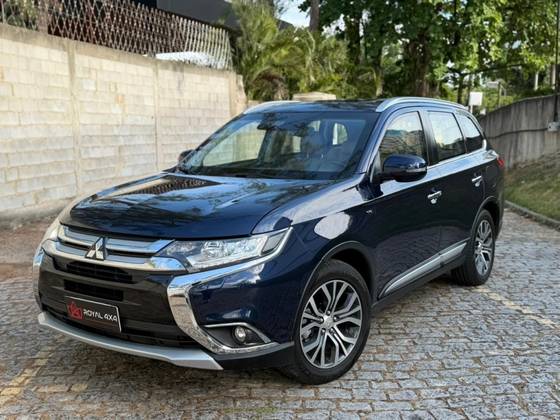 MITSUBISHI OUTLANDER 3.0 GT 4X4 V6 24V GASOLINA 4P AUTOMÁTICO MITSUBISHI OUTLANDER 3.0 GT 4X4 V6 24V GASOLINA 4P AUTOMÁTICO